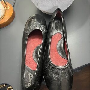 Born Black Women's Flats with Red Insole